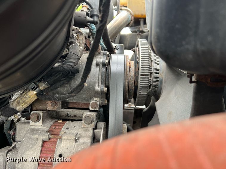 image for item LI9703 2005 International 7400  dump truck