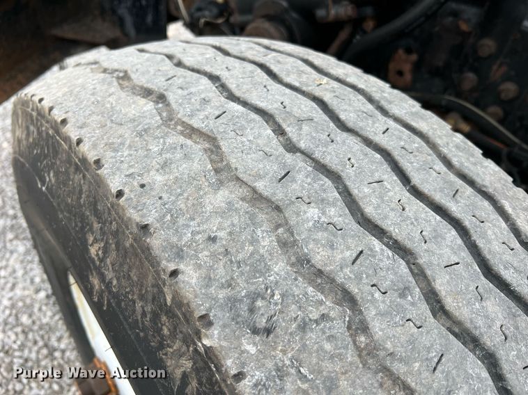 image for item LI9703 2005 International 7400  dump truck