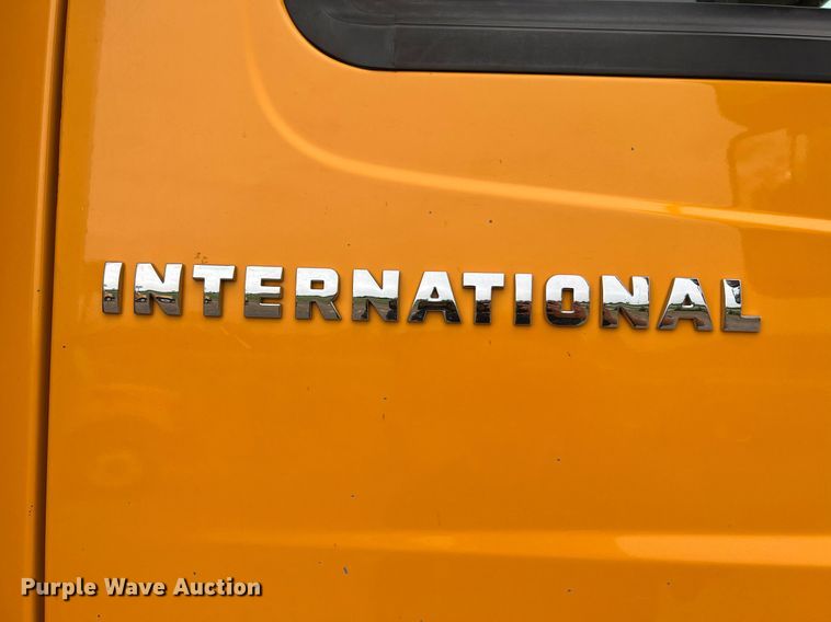 image for item LI9703 2005 International 7400  dump truck