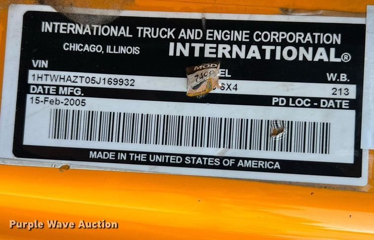 image for item LI9703 2005 International 7400  dump truck