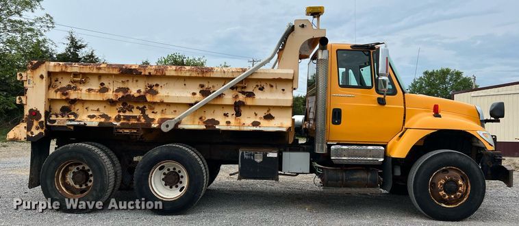 image for item LI9704 2006 International 7400  dump truck