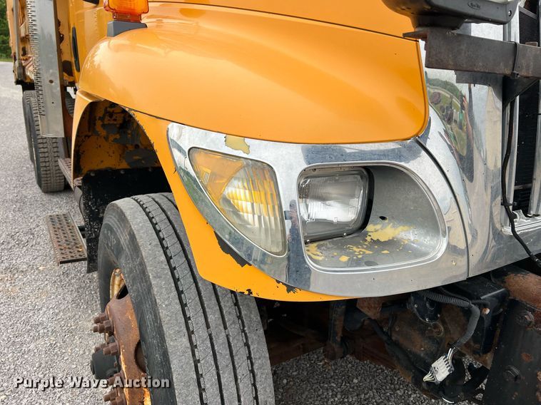 image for item LI9704 2006 International 7400  dump truck