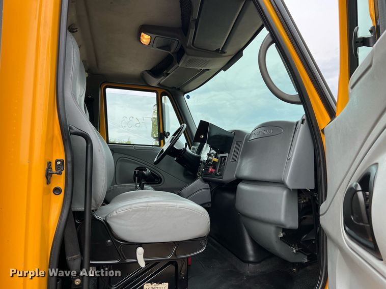 image for item LI9704 2006 International 7400  dump truck