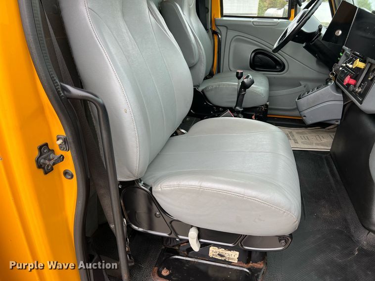 image for item LI9704 2006 International 7400  dump truck