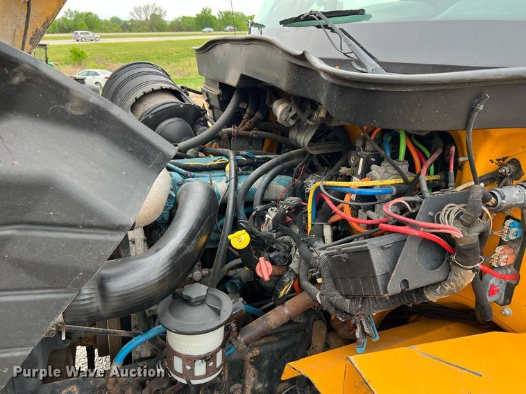 image for item LI9704 2006 International 7400  dump truck