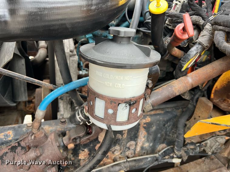 image for item LI9704 2006 International 7400  dump truck