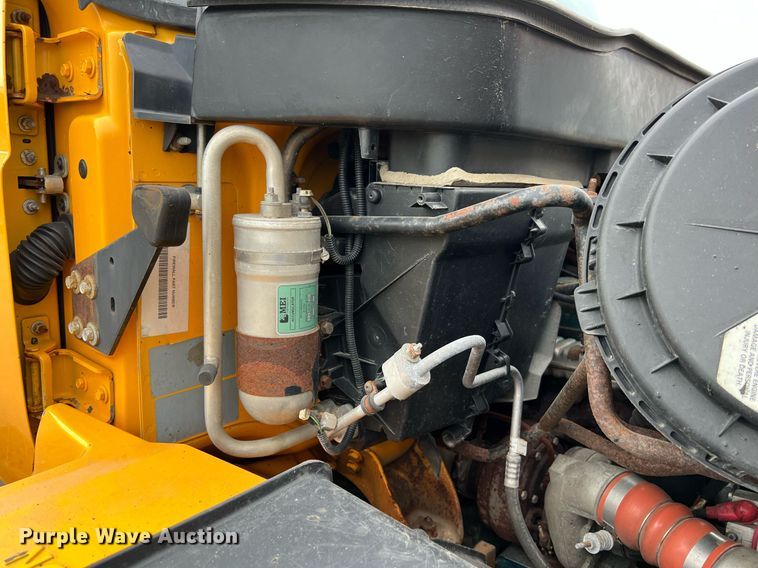 image for item LI9704 2006 International 7400  dump truck