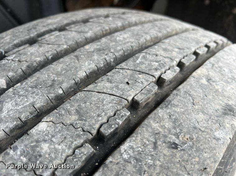 image for item LI9704 2006 International 7400  dump truck