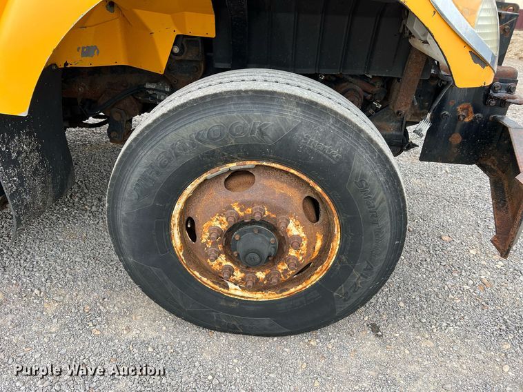 image for item LI9704 2006 International 7400  dump truck