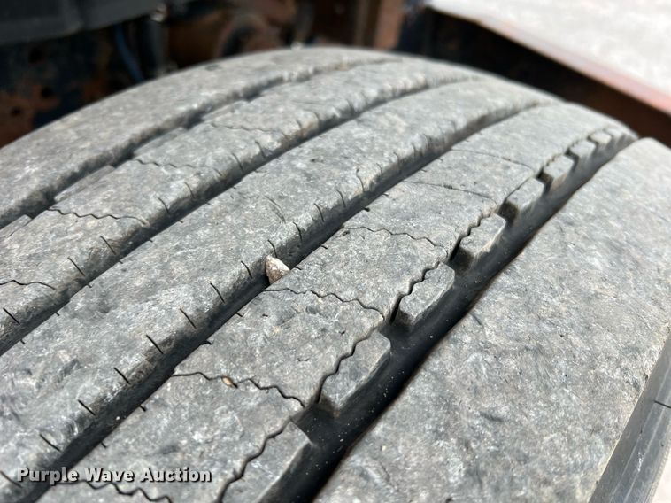 image for item LI9704 2006 International 7400  dump truck