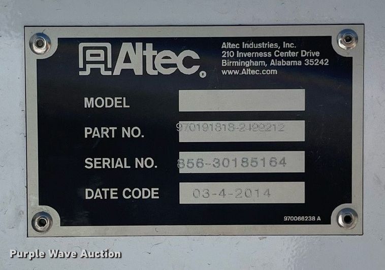 image for item LJ9723 2015 International DuraStar 4400  digger derrick truck