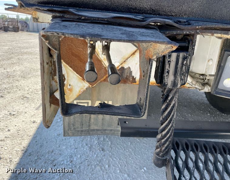 image for item LJ9723 2015 International DuraStar 4400  digger derrick truck