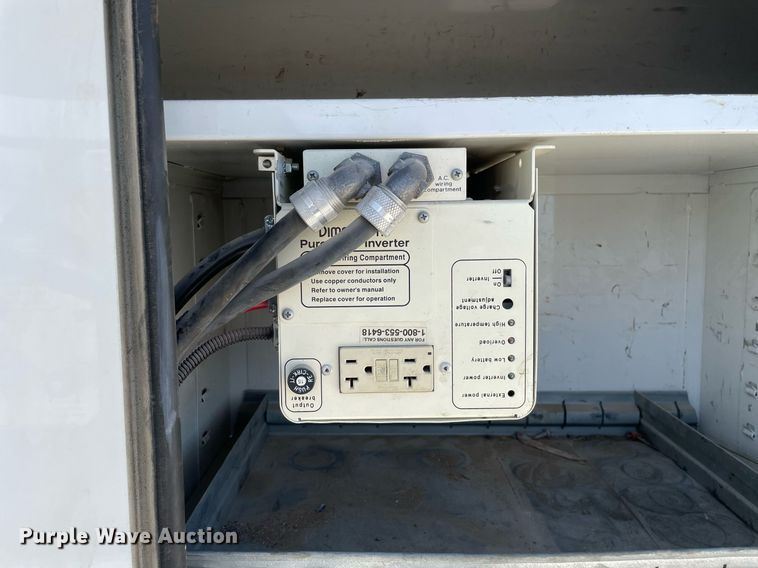 image for item LJ9723 2015 International DuraStar 4400  digger derrick truck