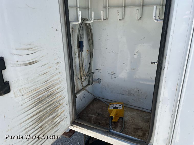 image for item LJ9723 2015 International DuraStar 4400  digger derrick truck