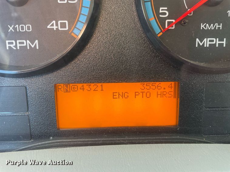 image for item LJ9723 2015 International DuraStar 4400  digger derrick truck