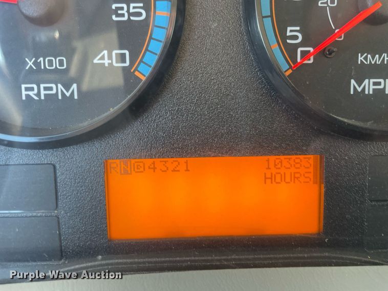 image for item LJ9723 2015 International DuraStar 4400  digger derrick truck