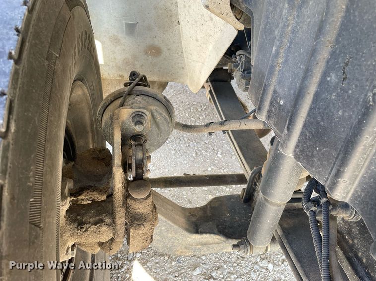 image for item LJ9723 2015 International DuraStar 4400  digger derrick truck