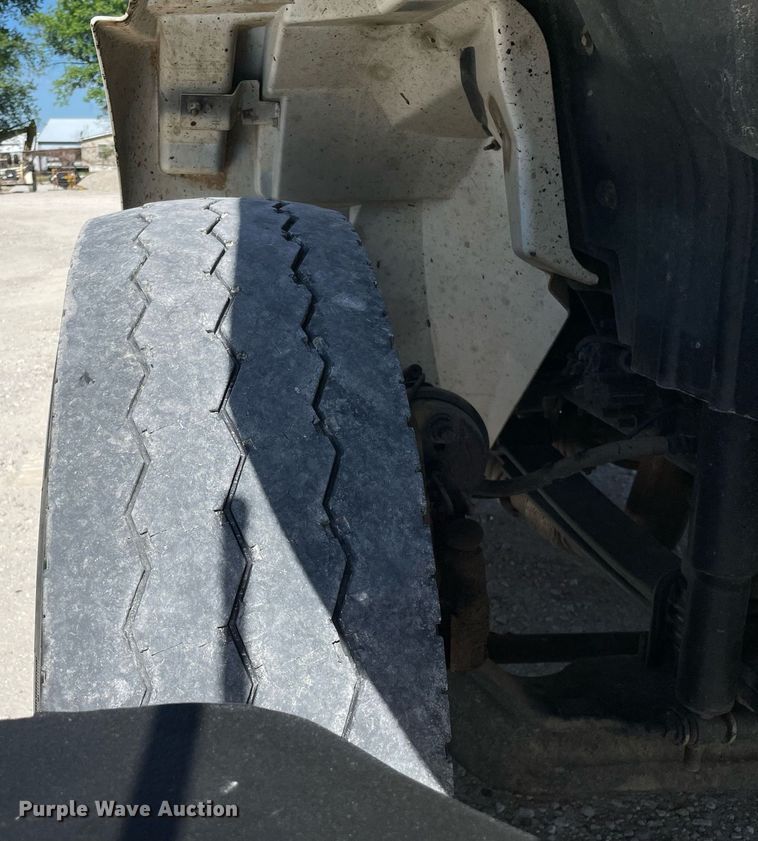 image for item LJ9723 2015 International DuraStar 4400  digger derrick truck