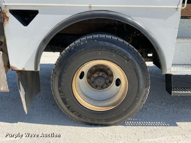 image for item LJ9723 2015 International DuraStar 4400  digger derrick truck