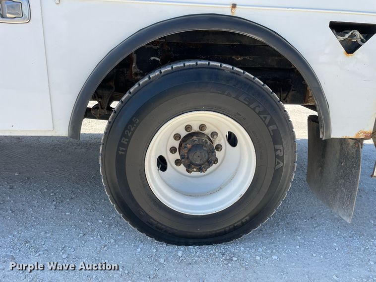 image for item LJ9723 2015 International DuraStar 4400  digger derrick truck