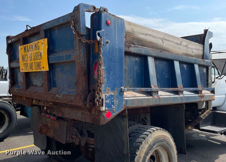 image for item LJ9732 2000 GMC C8500 dump truck