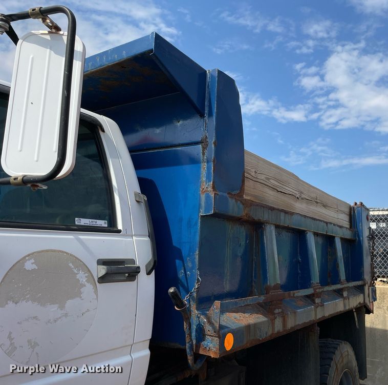 image for item LJ9732 2000 GMC C8500 dump truck