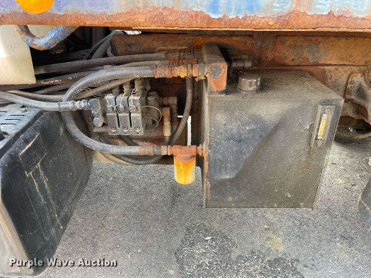 image for item LJ9732 2000 GMC C8500 dump truck