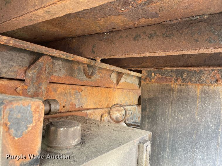 image for item LJ9732 2000 GMC C8500 dump truck