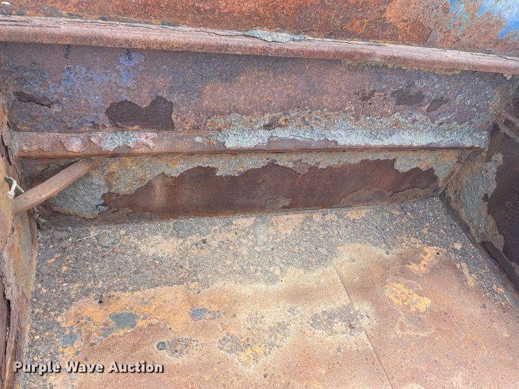 image for item LJ9732 2000 GMC C8500 dump truck