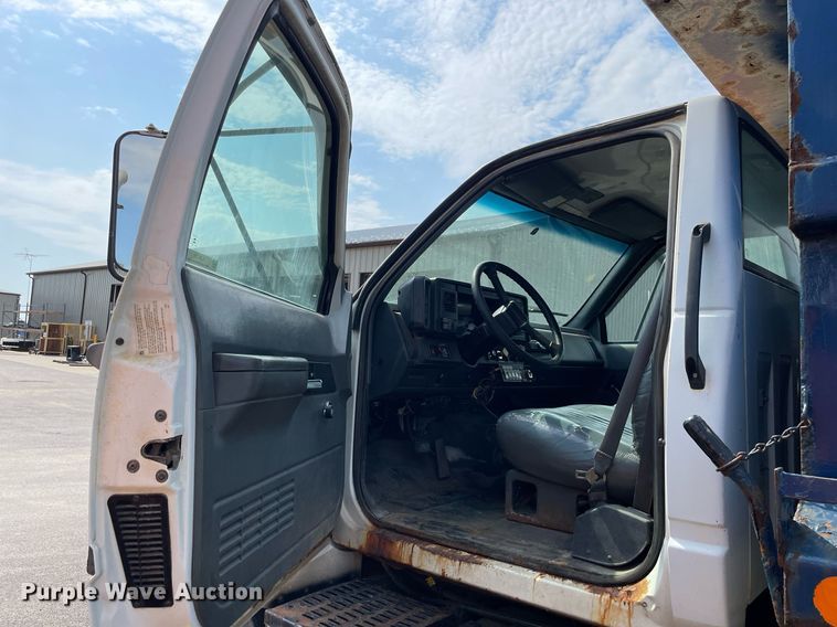 image for item LJ9732 2000 GMC C8500 dump truck
