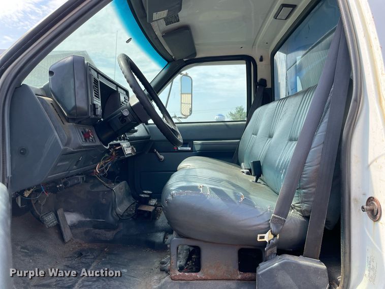 image for item LJ9732 2000 GMC C8500 dump truck