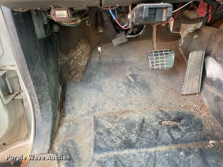 image for item LJ9732 2000 GMC C8500 dump truck