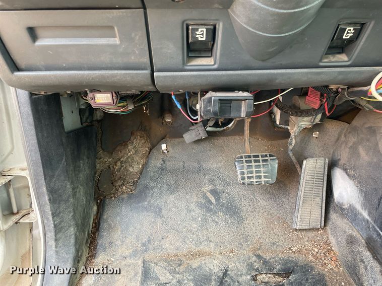 image for item LJ9732 2000 GMC C8500 dump truck