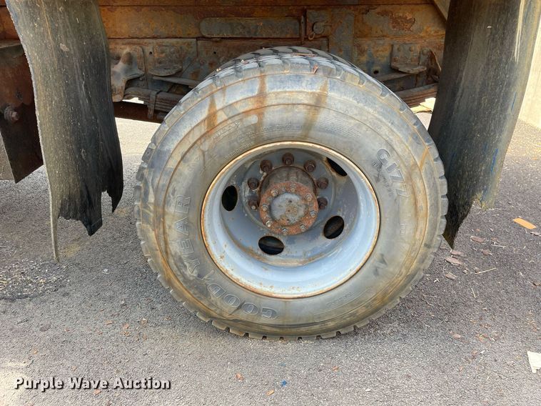 image for item LJ9732 2000 GMC C8500 dump truck