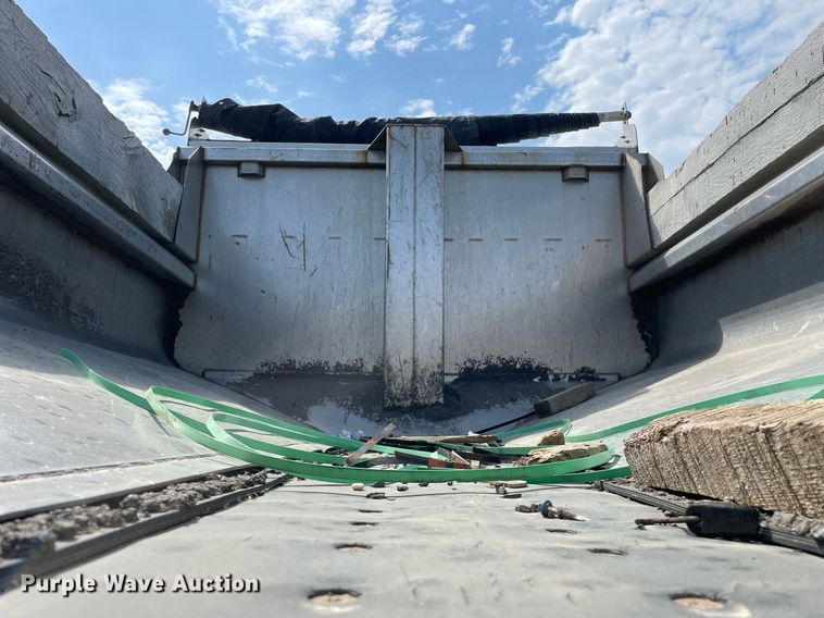 image for item LJ9733 2006 International 7400  dump truck