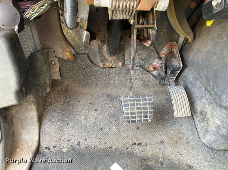 image for item LJ9733 2006 International 7400  dump truck