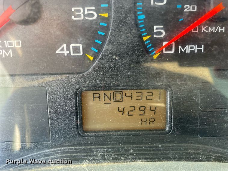 image for item LJ9733 2006 International 7400  dump truck