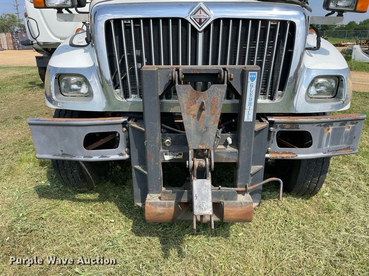 image for item LJ9733 2006 International 7400  dump truck