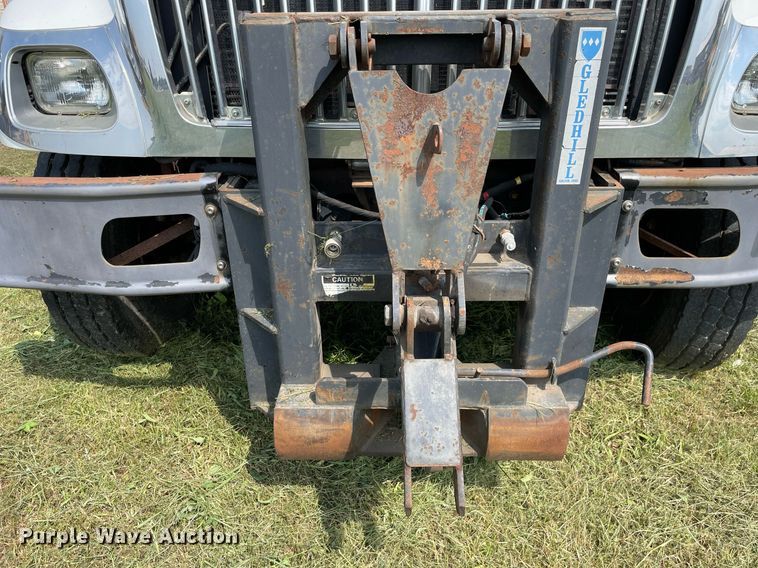 image for item LJ9733 2006 International 7400  dump truck