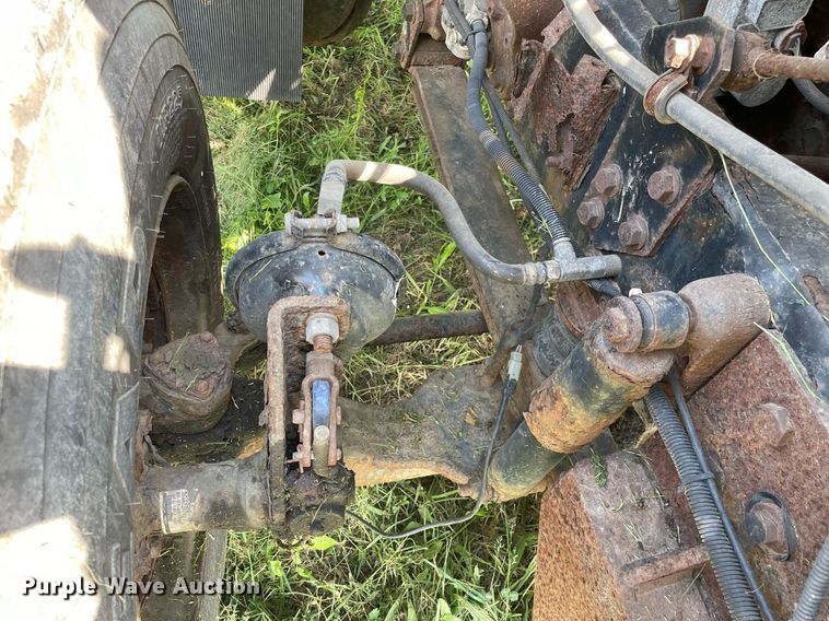 image for item LJ9733 2006 International 7400  dump truck