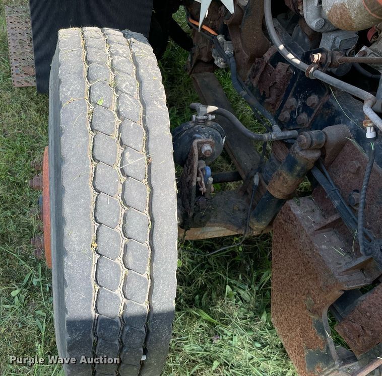 image for item LJ9733 2006 International 7400  dump truck