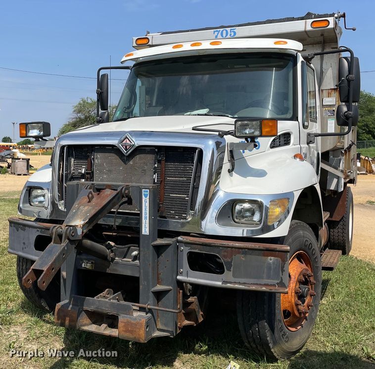 image for item LJ9734 2006 International 7400  dump truck