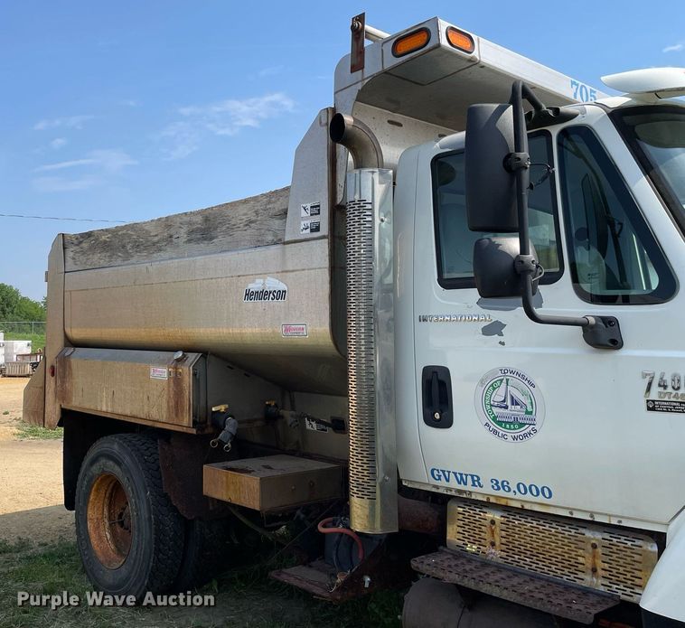 image for item LJ9734 2006 International 7400  dump truck