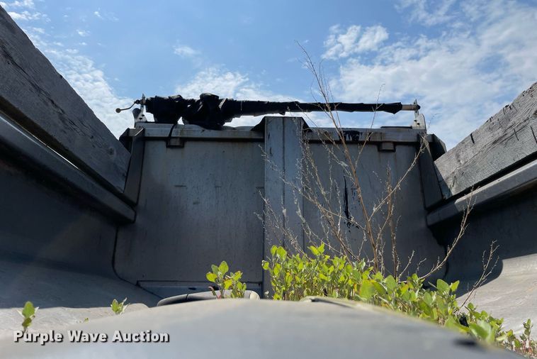 image for item LJ9734 2006 International 7400  dump truck