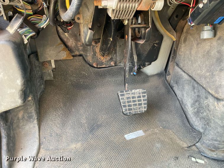 image for item LJ9734 2006 International 7400  dump truck