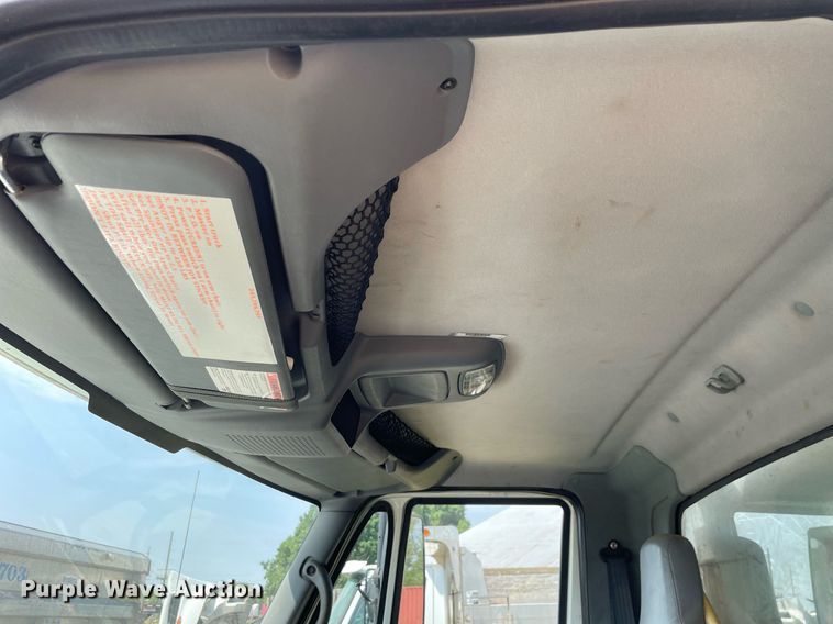 image for item LJ9734 2006 International 7400  dump truck