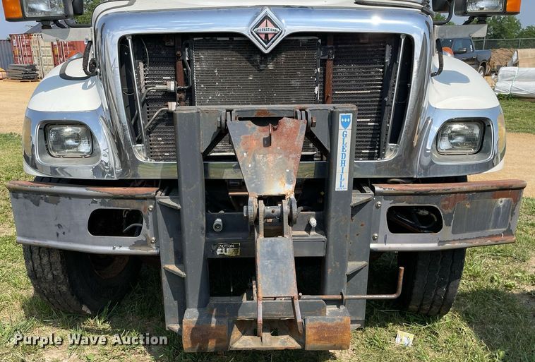 image for item LJ9734 2006 International 7400  dump truck