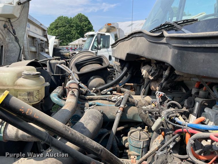 image for item LJ9734 2006 International 7400  dump truck