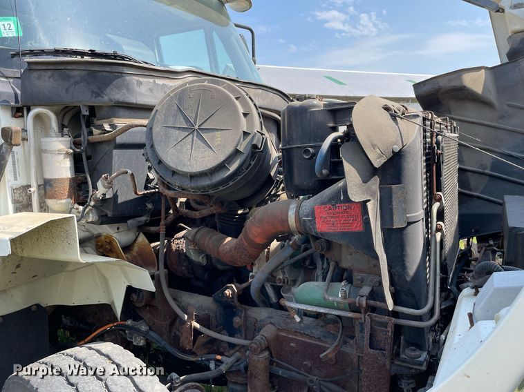 image for item LJ9734 2006 International 7400  dump truck