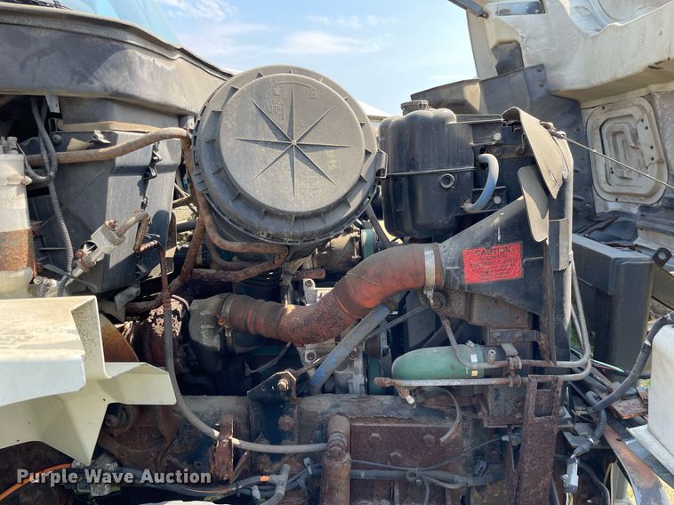 image for item LJ9734 2006 International 7400  dump truck